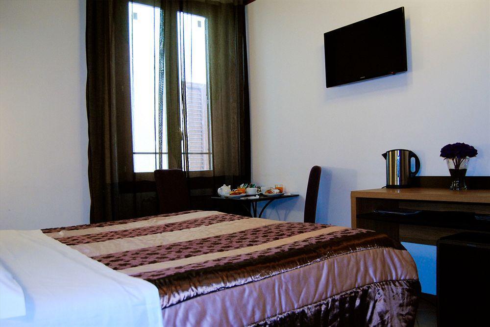 מלון פירנצה Adelaide House מראה חיצוני תמונה
