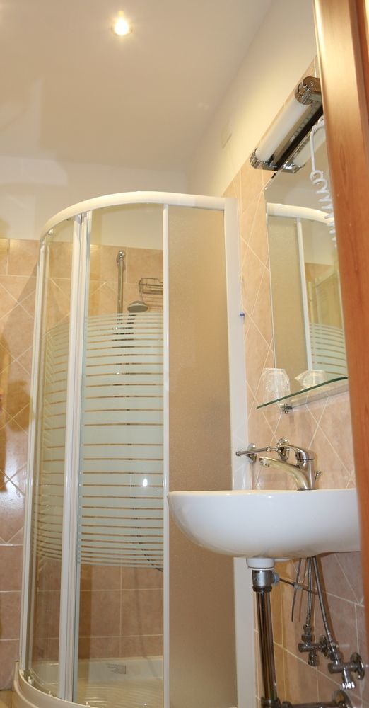 מלון פירנצה Adelaide House מראה חיצוני תמונה