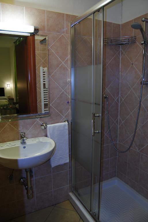 מלון פירנצה Adelaide House חדר תמונה