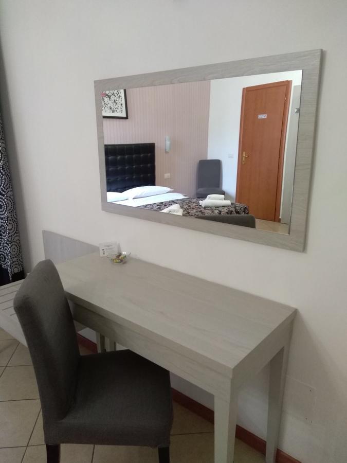 מלון פירנצה Adelaide House מראה חיצוני תמונה